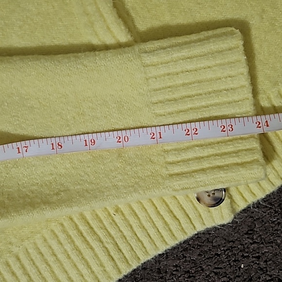Yellow cardigan sweater 💛 - Picture 7 of 8